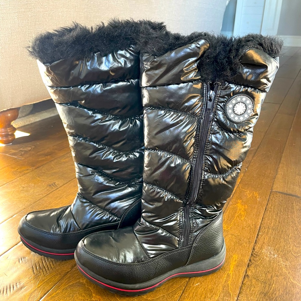 Women’s Snow Boots Size 6